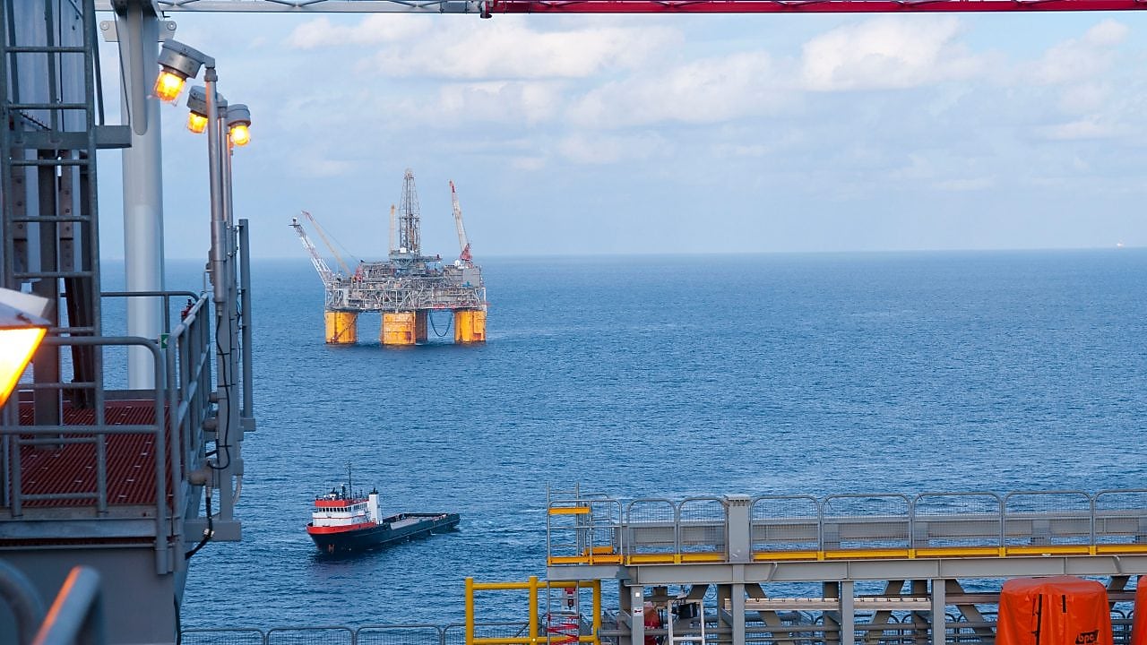 منصة بحرية عائمة في المياه العميقة في خليج المكسيك