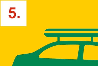 سيارة بصندوق علوي