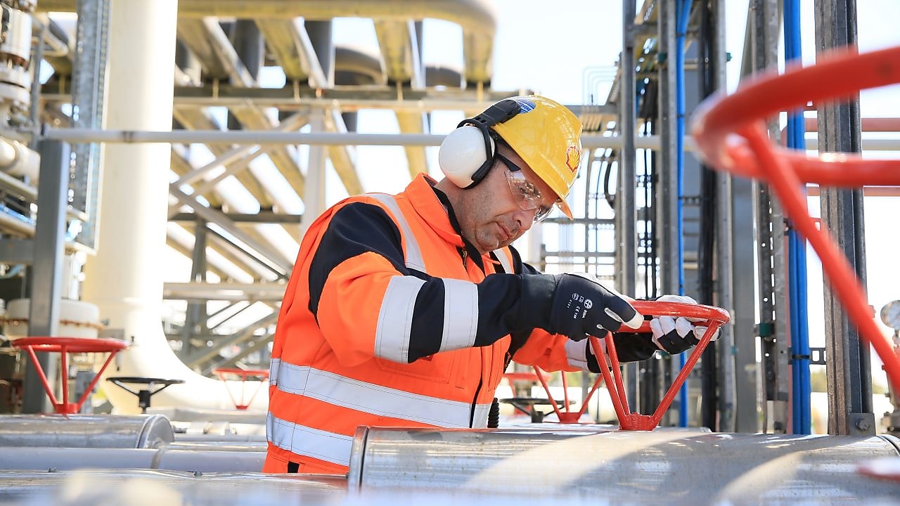 Shell engineer working on the gas plant
